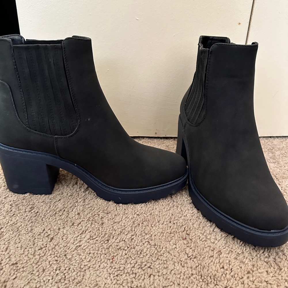 Maeve water-resistant bootie